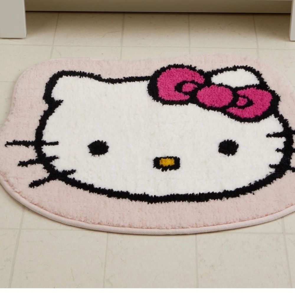Hello Kitty Decorative Bath Rug - Picture 2 of 10